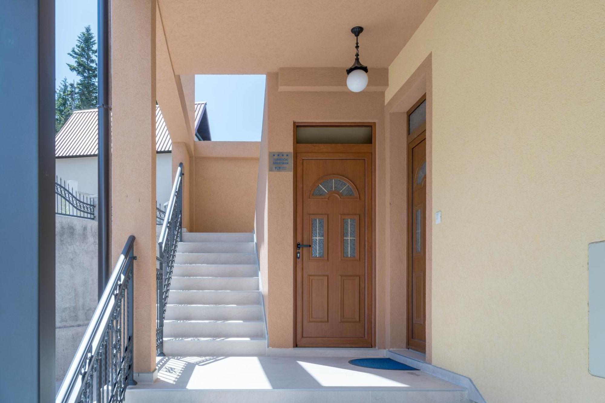 Villa Lara Zabljak  Luaran gambar