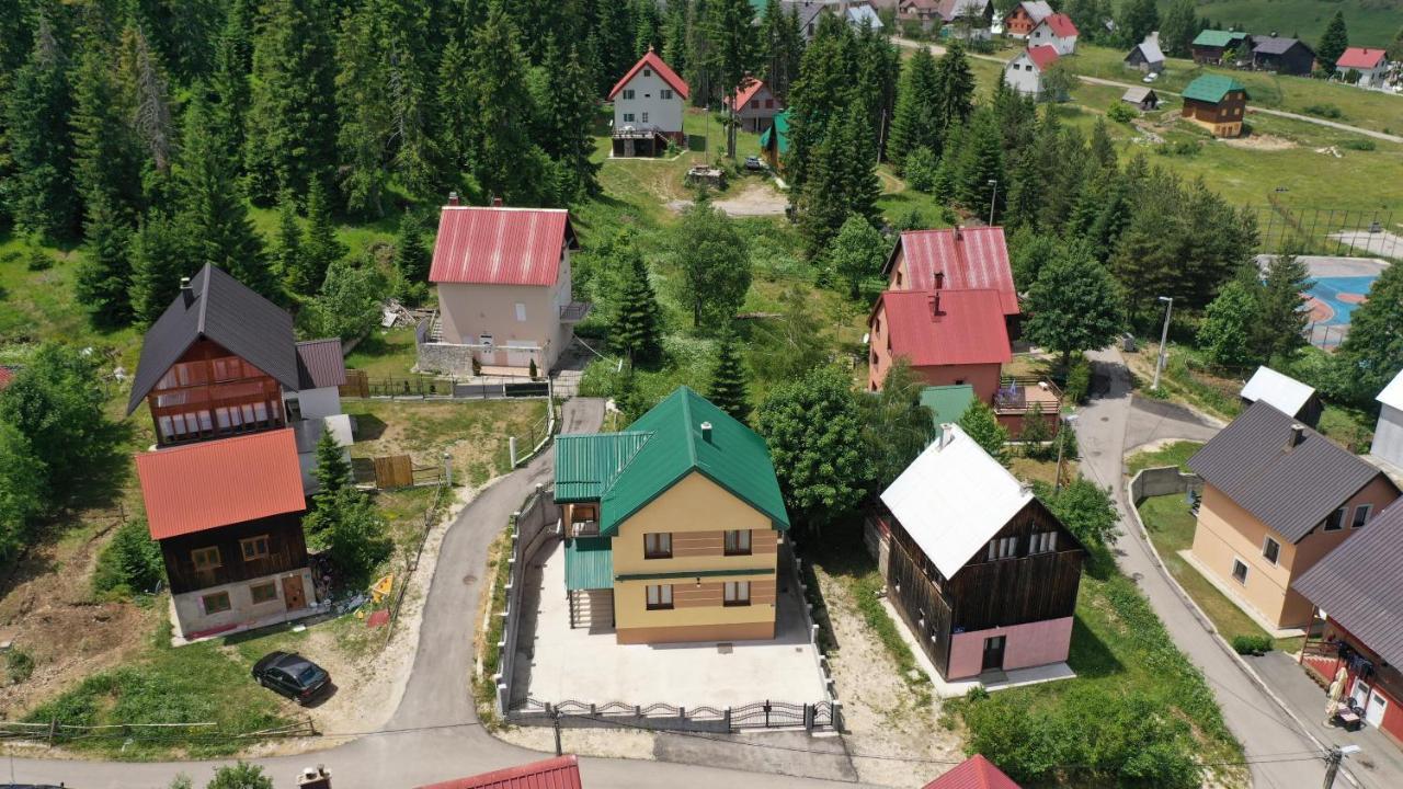Villa Lara Zabljak  Luaran gambar