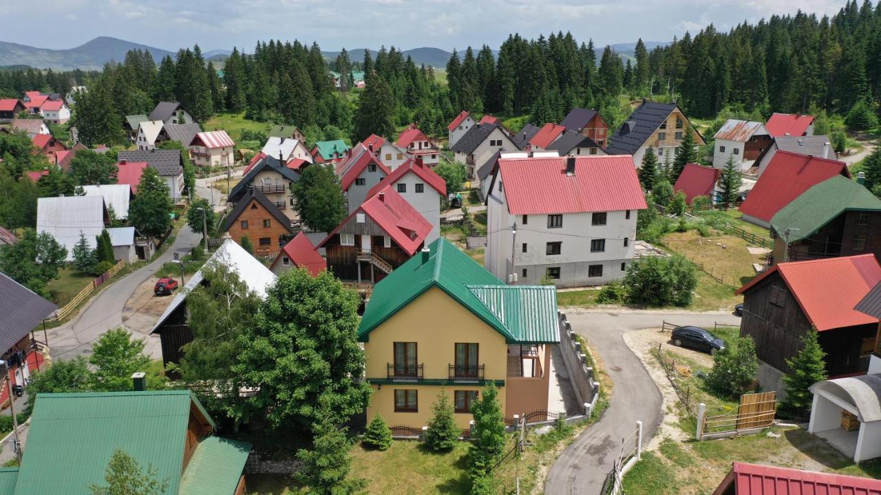 Villa Lara Zabljak  Luaran gambar