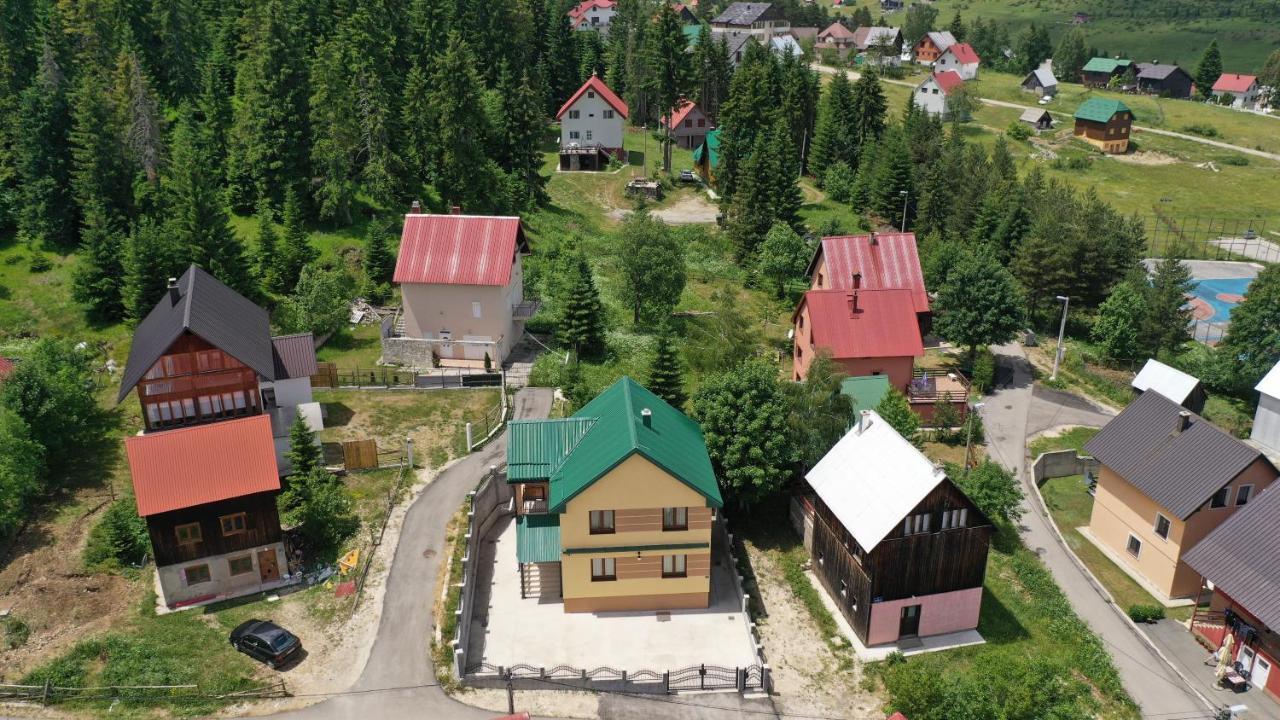 Villa Lara Zabljak  Luaran gambar